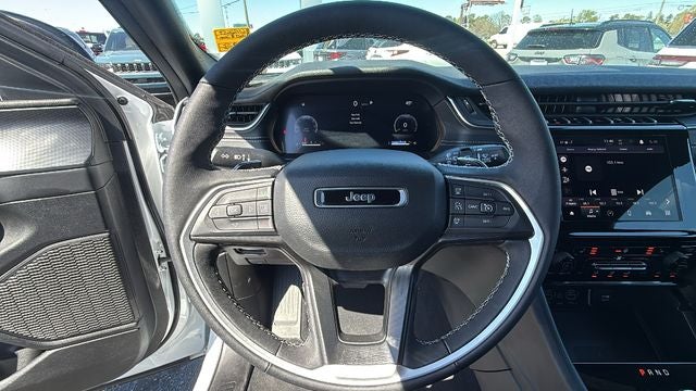 2025 Jeep Grand Cherokee L Laredo X 4x2