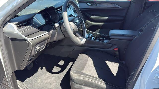 2025 Jeep Grand Cherokee L Laredo X 4x2