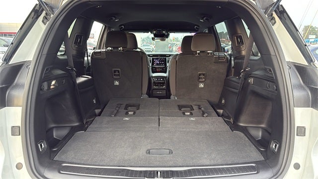 2025 Jeep Grand Cherokee L Laredo 4x2