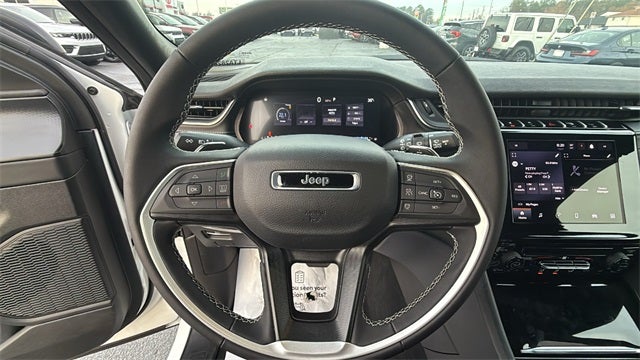 2025 Jeep Grand Cherokee L Laredo 4x2