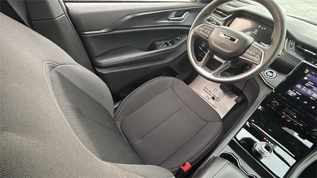 2025 Jeep Grand Cherokee L Laredo 4x2