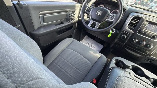 2024 RAM 1500 Classic SLT Quad Cab 4x2 6'4' Box
