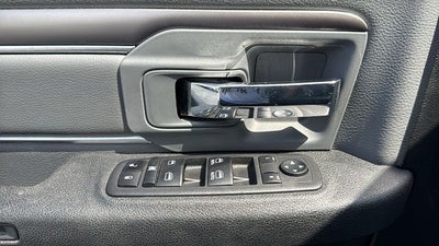 2024 RAM 1500 Classic SLT Quad Cab 4x2 6'4' Box