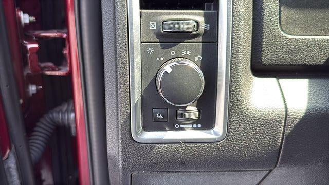 2024 RAM 1500 Classic SLT Quad Cab 4x2 6'4' Box