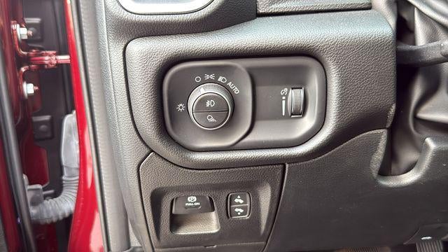2025 RAM 1500 Big Horn Crew Cab 4x4 5'7' Box