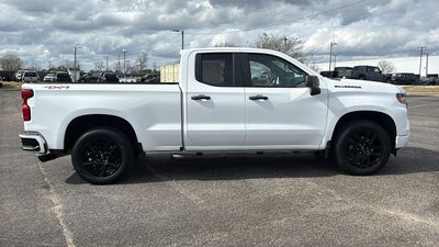 2024 Chevrolet Silverado 1500 4WD Double Cab Standard Bed Custom