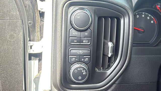 2024 Chevrolet Silverado 1500 4WD Double Cab Standard Bed Custom