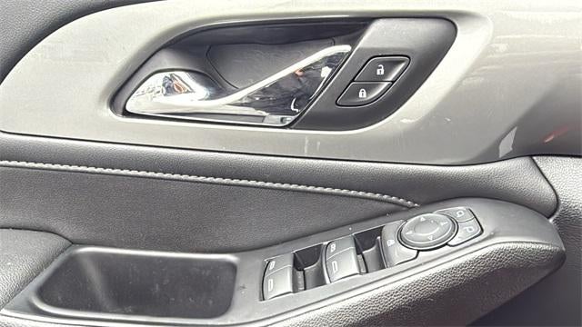 2023 Chevrolet Traverse FWD LT Cloth