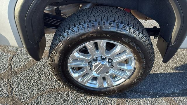 2023 GMC Sierra 2500HD 4WD Crew Cab Standard Bed Denali