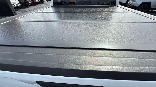 2023 GMC Sierra 1500 4WD Crew Cab Short Box AT4