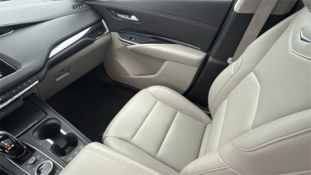 2022 Cadillac XT4 FWD Luxury