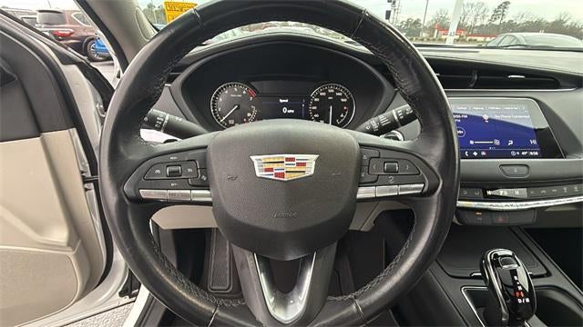 2022 Cadillac XT4 FWD Luxury