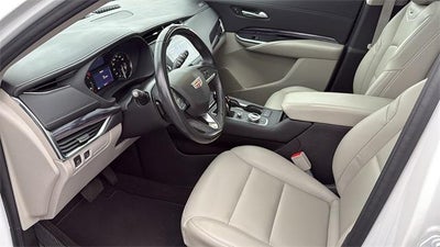 2022 Cadillac XT4 FWD Luxury