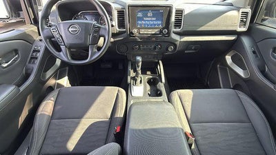2022 Nissan Frontier Crew Cab SV 4x2