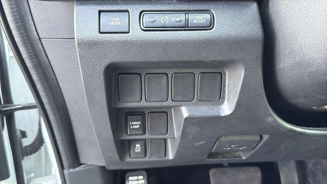 2022 Nissan Frontier Crew Cab SV 4x2