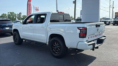 2022 Nissan Frontier Crew Cab SV 4x2