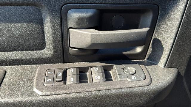 2025 RAM 3500 Tradesman Crew Cab 4x4 6'4' Box
