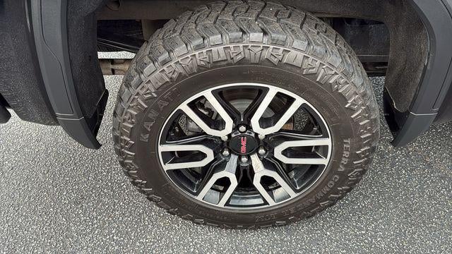 2023 GMC Sierra 1500 4WD Crew Cab Short Box AT4