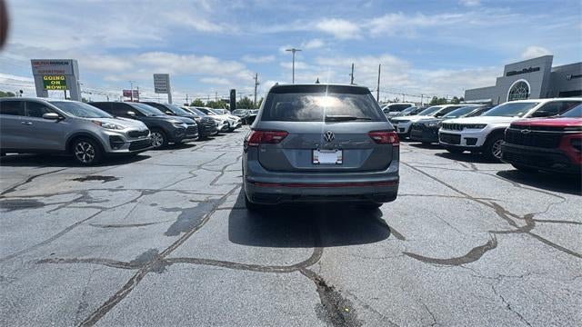 2022 Volkswagen Tiguan 2.0T SE R-Line Black