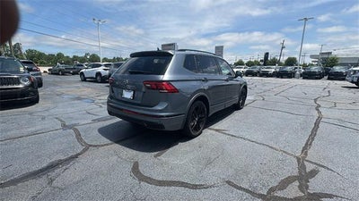 2022 Volkswagen Tiguan 2.0T SE R-Line Black