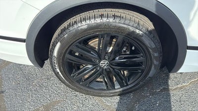 2022 Volkswagen Tiguan 2.0T SE R-Line Black
