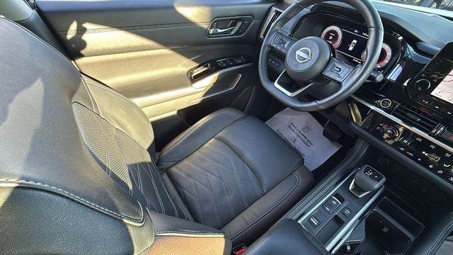 2024 Nissan Pathfinder Platinum FWD