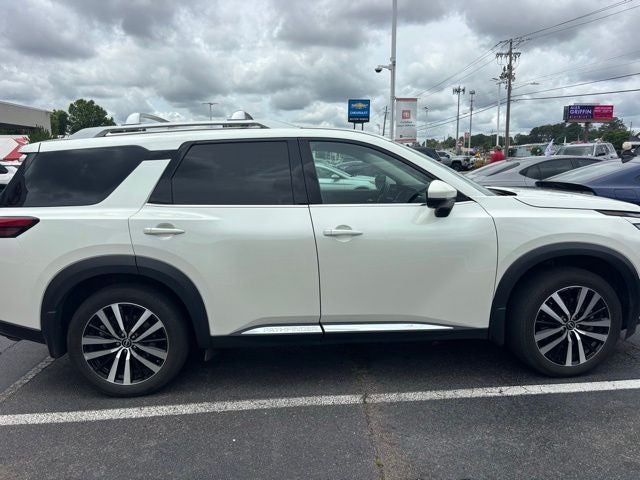 2024 Nissan Pathfinder Platinum FWD