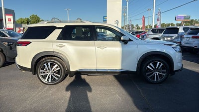 2024 Nissan Pathfinder Platinum FWD