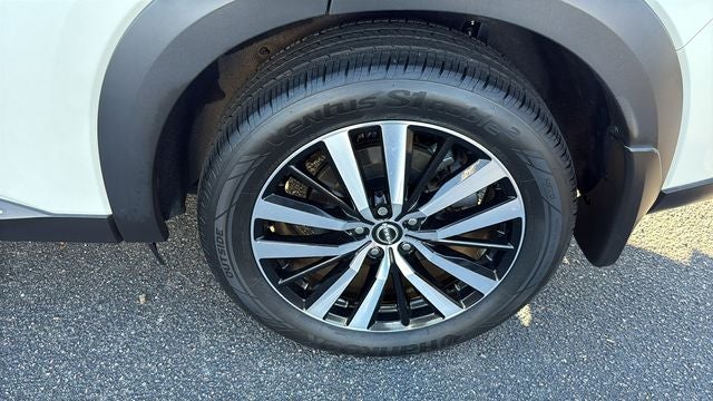 2024 Nissan Pathfinder Platinum FWD