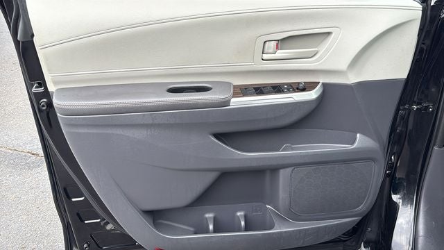 2022 Toyota Sienna LE