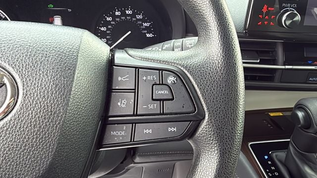 2022 Toyota Sienna LE