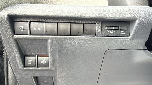 2022 Toyota Sienna LE