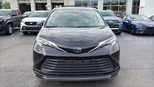 2022 Toyota Sienna LE