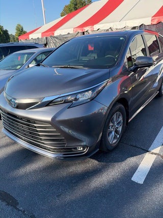 2025 Toyota Sienna XLE