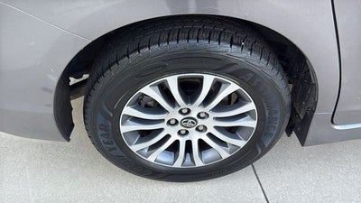 2018 Toyota Sienna XLE 8 Passenger