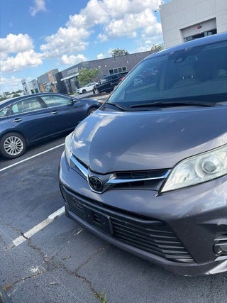 2018 Toyota Sienna XLE 8 Passenger