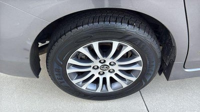 2018 Toyota Sienna XLE 8 Passenger