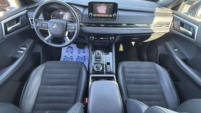 2022 Mitsubishi Outlander Base