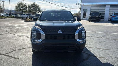 2022 Mitsubishi Outlander Base