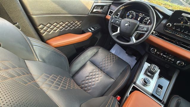 2024 Mitsubishi Outlander Base