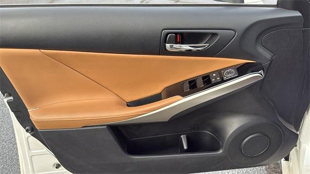 2016 Lexus IS 200t 200t