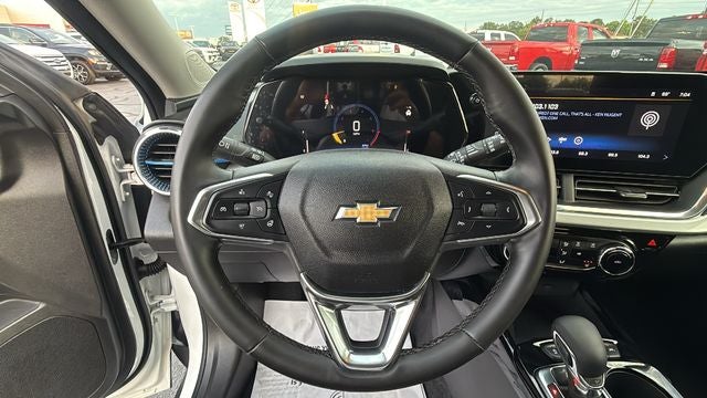 2025 Chevrolet Trax FWD LT