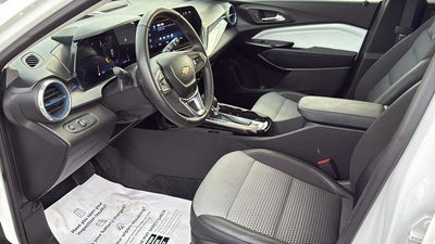 2025 Chevrolet Trax FWD LT