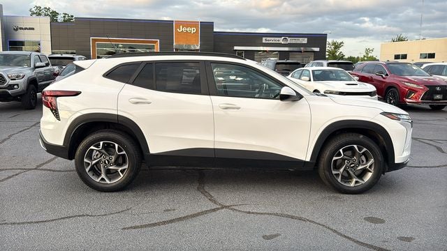 2025 Chevrolet Trax FWD LT