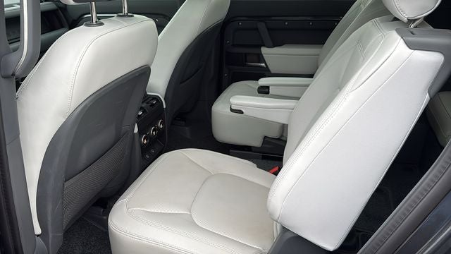 2025 Land Rover Defender 130 P400 X-Dynamic SE