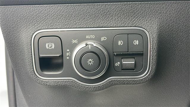 2024 Mercedes-Benz GLB 250 4MATIC®