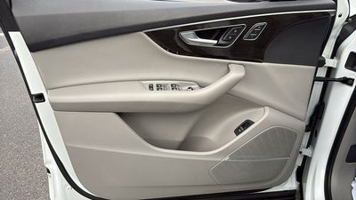 2022 Audi Q7 Premium Plus 45 TFSI quattro Tiptronic