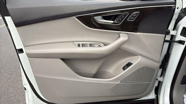 2022 Audi Q7 Premium Plus 45 TFSI quattro Tiptronic