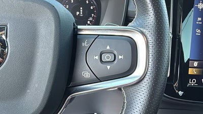 2020 Volvo XC40 T5 R-Design