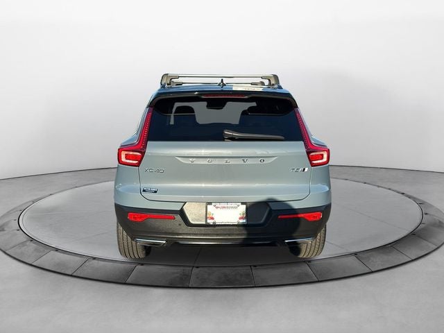 2020 Volvo XC40 T5 R-Design